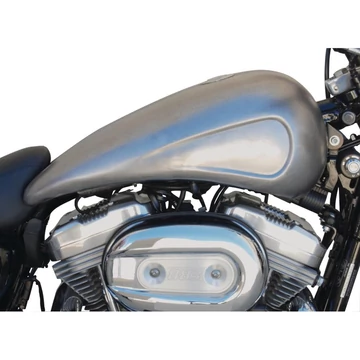 Stretched 4 gallon (15.1 liter) üzemanyagtank késői Sportster modellekhez – Sportster Evolution