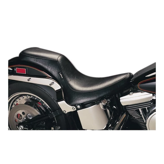 Silhouette 2-up sima ülés 139.7mm utasfelület fekete vinyl – Twin Cam
