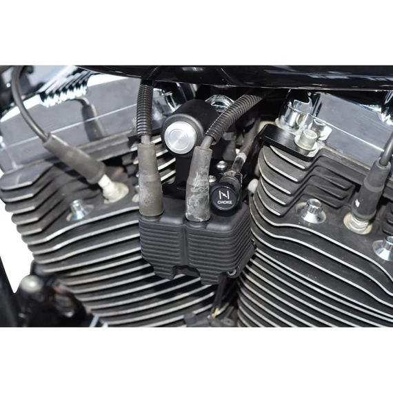 Gyújtótrafó és gyújtáskulcs áthelyező készlet fekete porszórt – Sportster Evolution