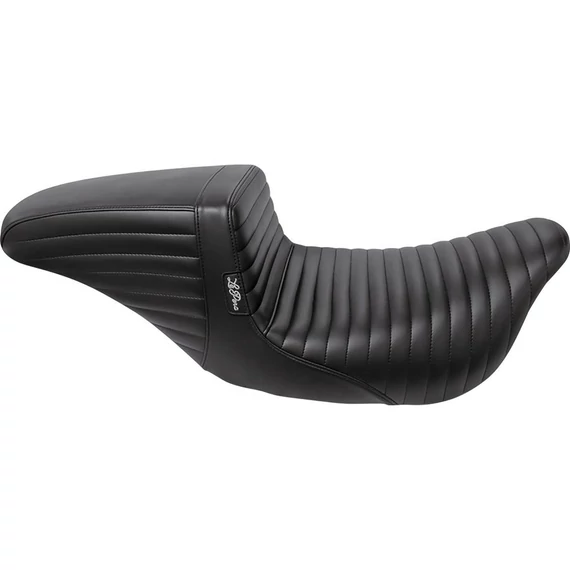 Kickflip ülés steppelt fekete vinyl – Twin Cam; Milwaukee-Eight