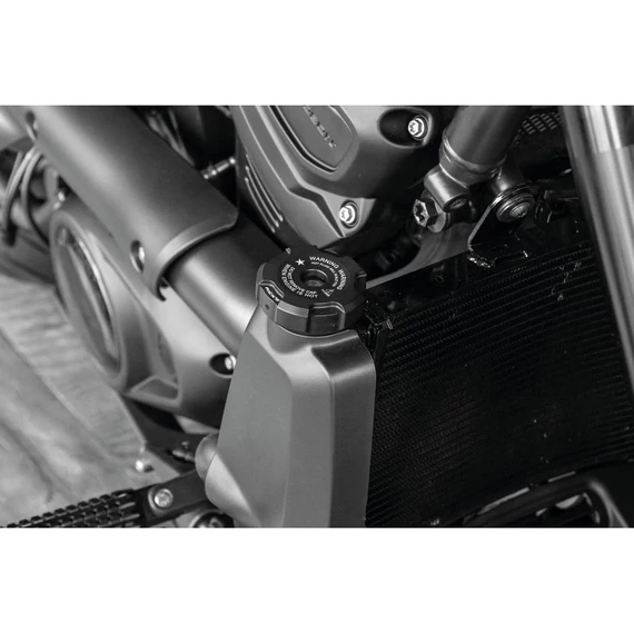 Prémium hűtősapka Sportster S modellekhez Ricks logóval fekete szatén – Sportster Evolution