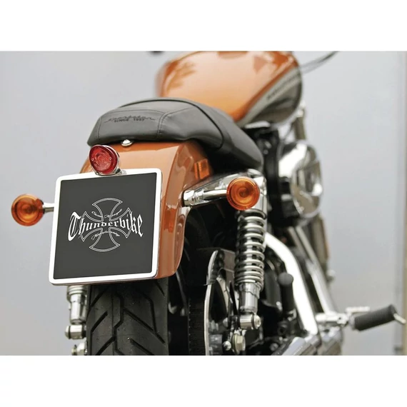 Középre szerelhető rendszámtábla alap adapter, fekete szatén - 2011-2020 – Harley-Davidson kompatibilis