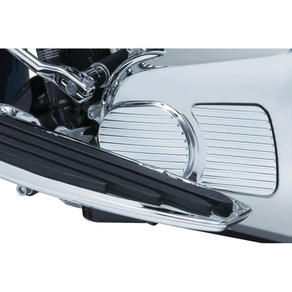 Bordás első króm díszítőelem Kuryakyn – Harley-Davidson kompatibilis