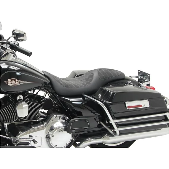 Fred Kodlin Signature sorozatú ülés fekete Alcantara bőr – Harley-Davidson kompatibilis