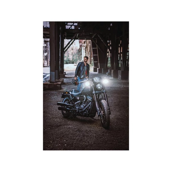Dayron nappali menet- és helyzetjelző lámpa Innovation (hideg fehér), hosszabbító kar fekete – Harley-Davidson kompatibilis